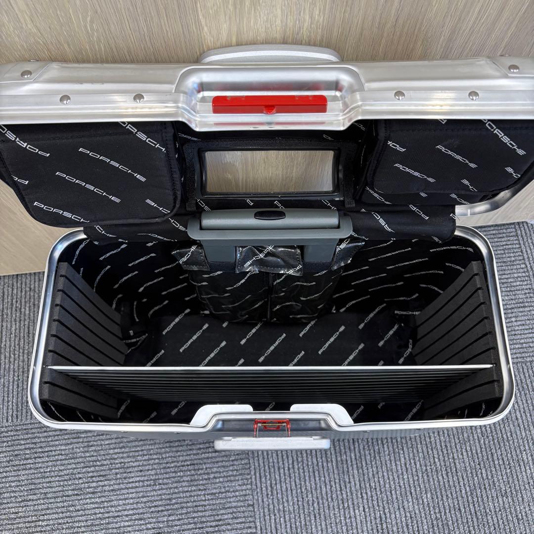RIMOWA PORSCHE パイロット　キャリーケース　二輪　アルミ　トロリー