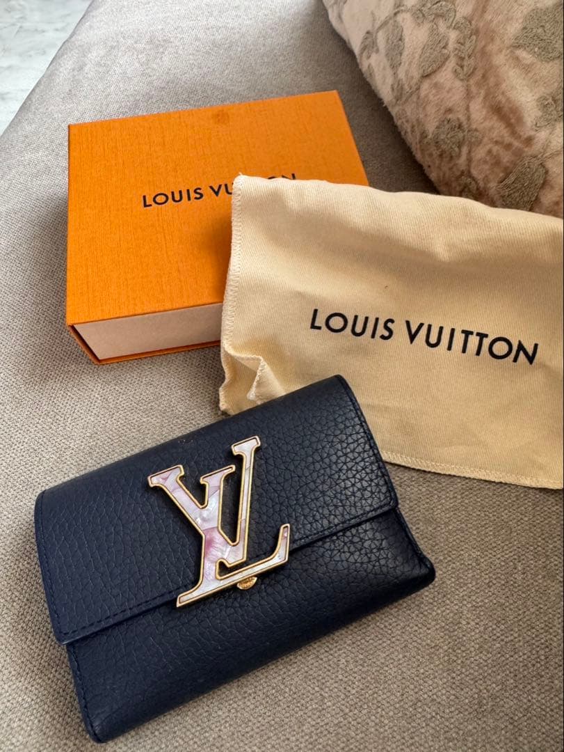 ルイヴィトン 限定ポルトフォイユ カプシーヌ コンパクト 三つ折り 財布
