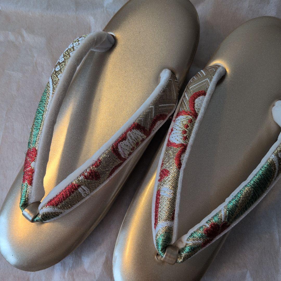 卒業式、成人式　振袖用金色花柄ハンドバッグと草履セット