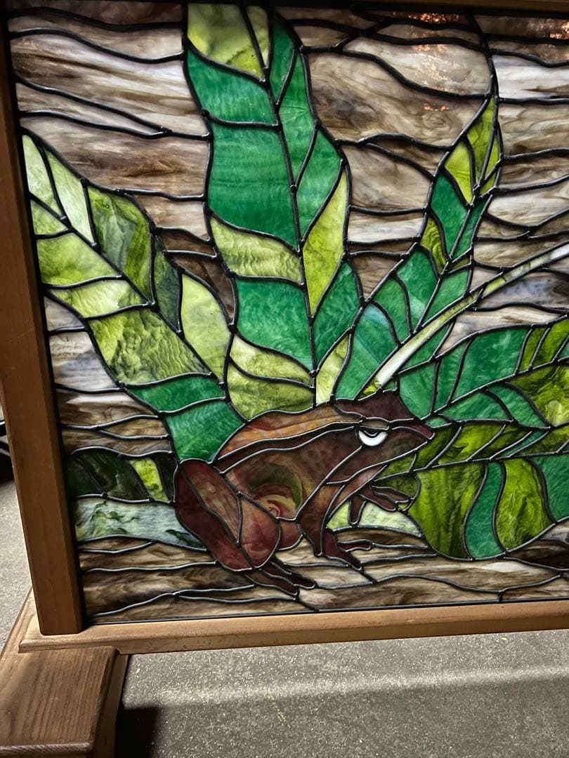 ステンドガラスのパネル葡萄ぶどう　カエル蛙