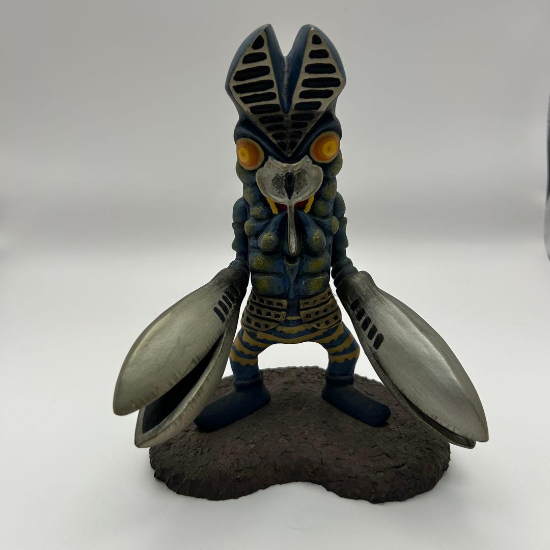 美品　おとなりのかいじゅうフィギュア　バルタン星人　希少