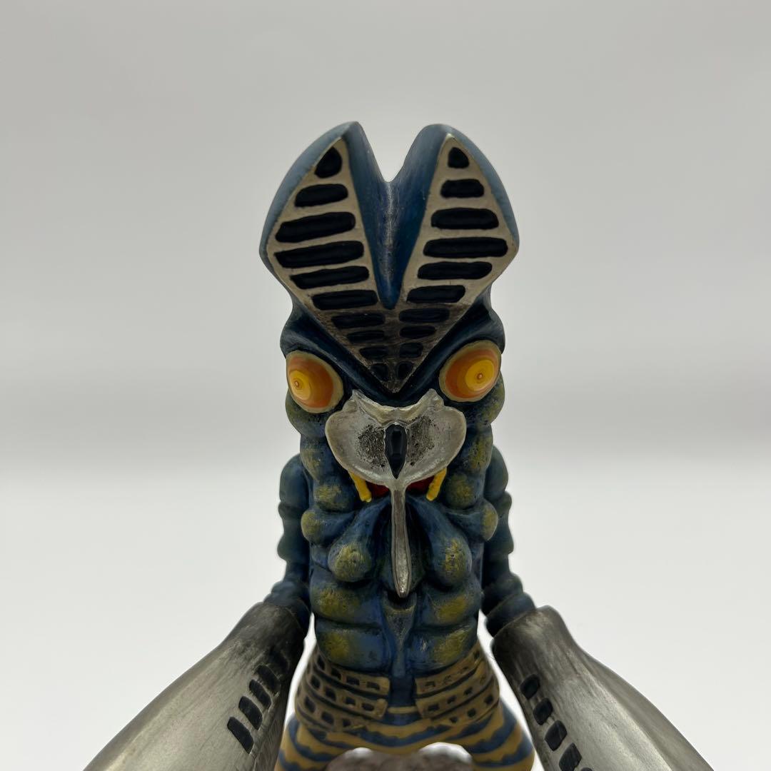 美品　おとなりのかいじゅうフィギュア　バルタン星人　希少