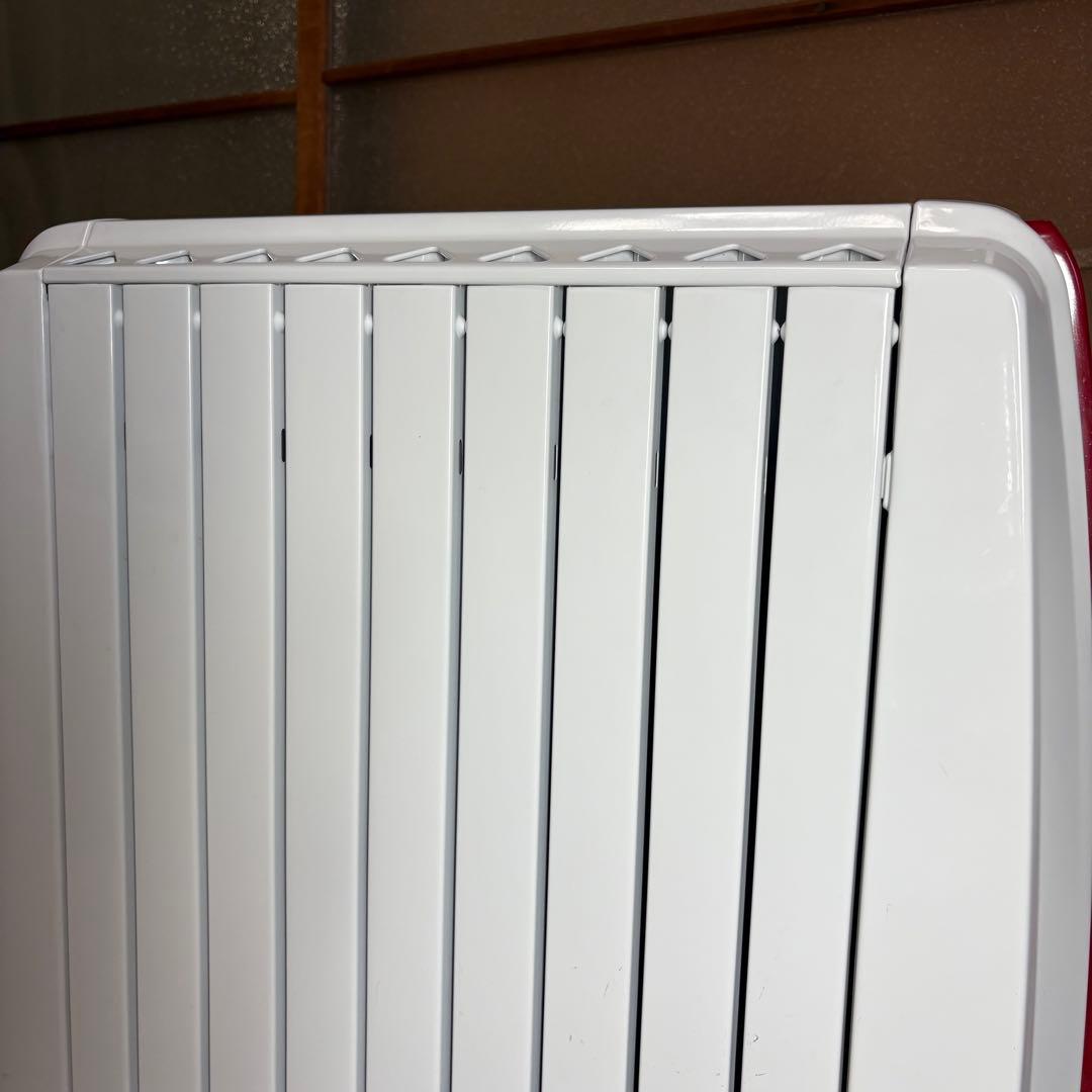 美品 デロンギオイルヒーター　ホワイトレッド