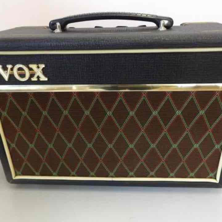 超お得エレキギター 入門セット かなり色々ついてます すぐ演奏できます