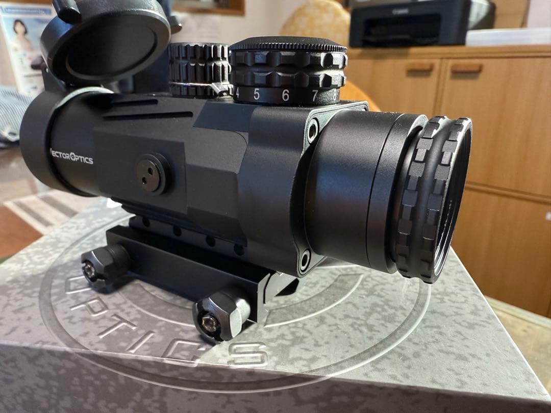 VECTOROPTICS CALYPOS 3X32 スコープ　ゲーム未使用品