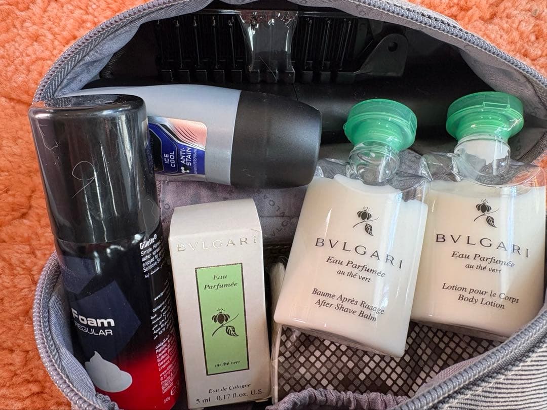 エミレーツ航空　ビジネスクラス　ブルガリ製アメニティセット