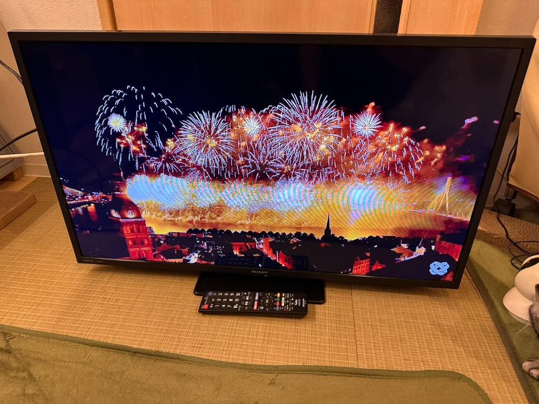 SHARP シャープ　32型　テレビ 2T-C32DE 2022年製　状態綺麗！