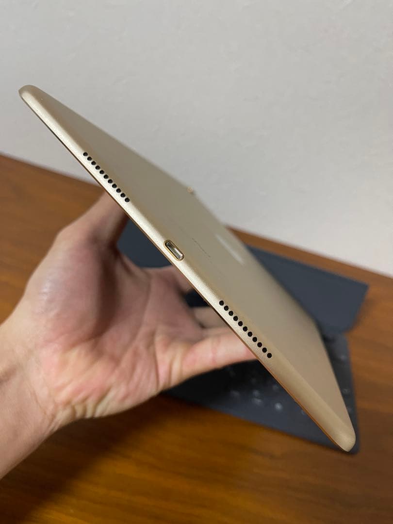 iPad 10.5インチ ゴールド バッテリー98%