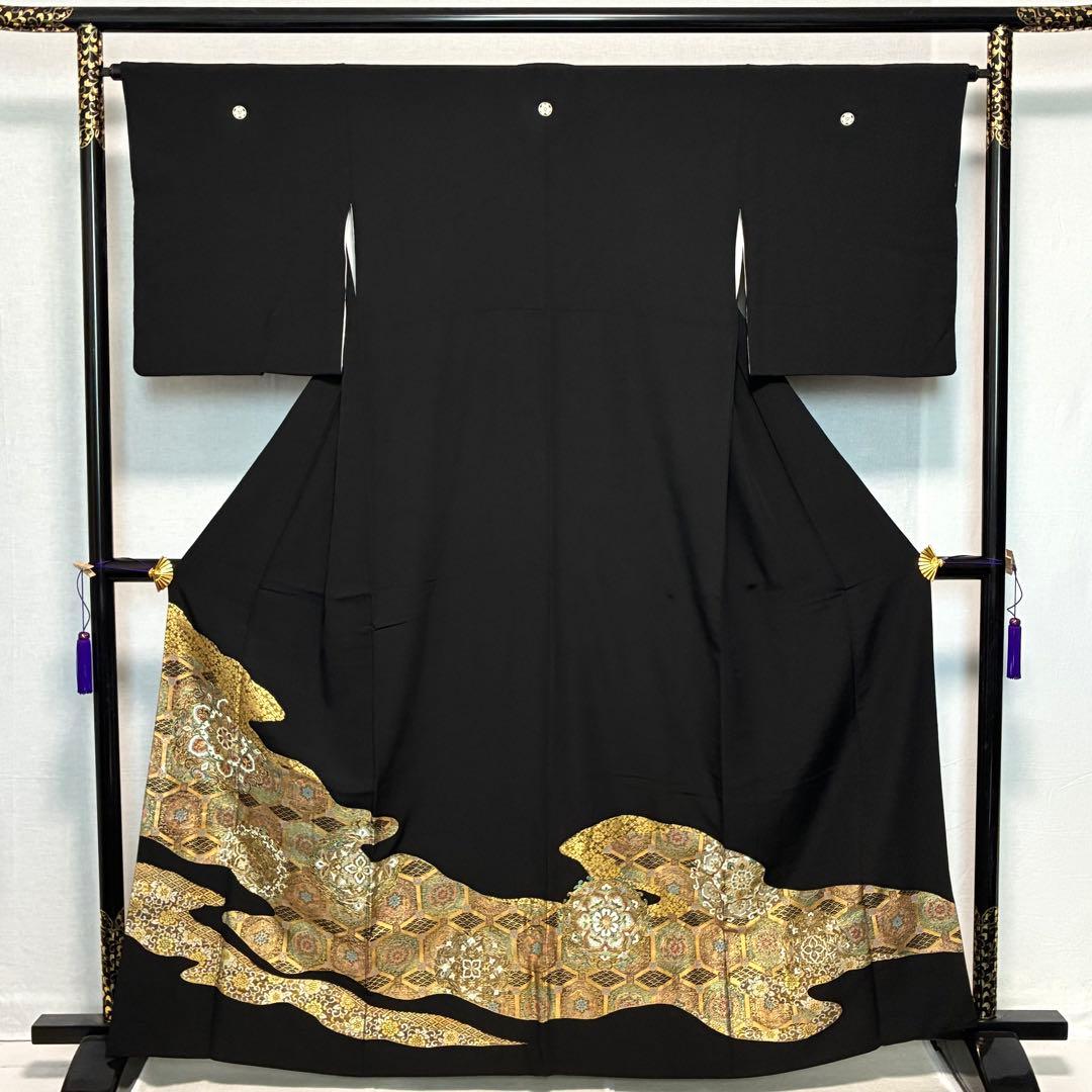 D93 黒留袖 華文 金彩 正絹 着物 袷 美品