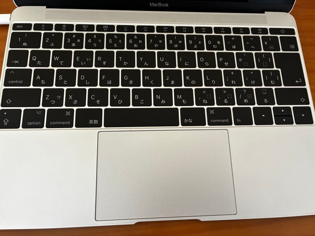 【良品】MacBook 充電器付き 新年 Apple マックブック