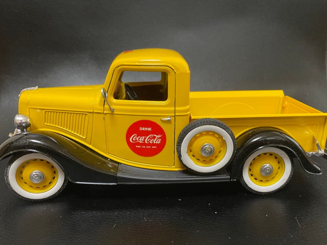Coca-Cola  Ford V8 全長約23㎝　SOLIDO社　フランス製