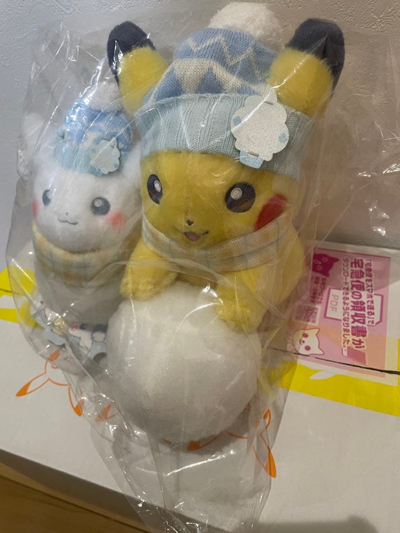 ポケモンぬいぐるみ ピカチュウと ゆきあそび ピカチュウゆきだるま　2点セット