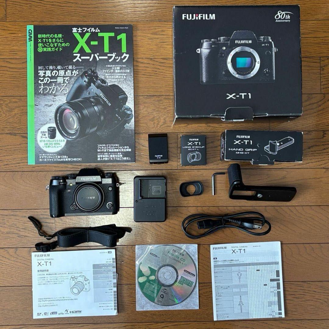 FUJIFILM X-T1 本体と付属品