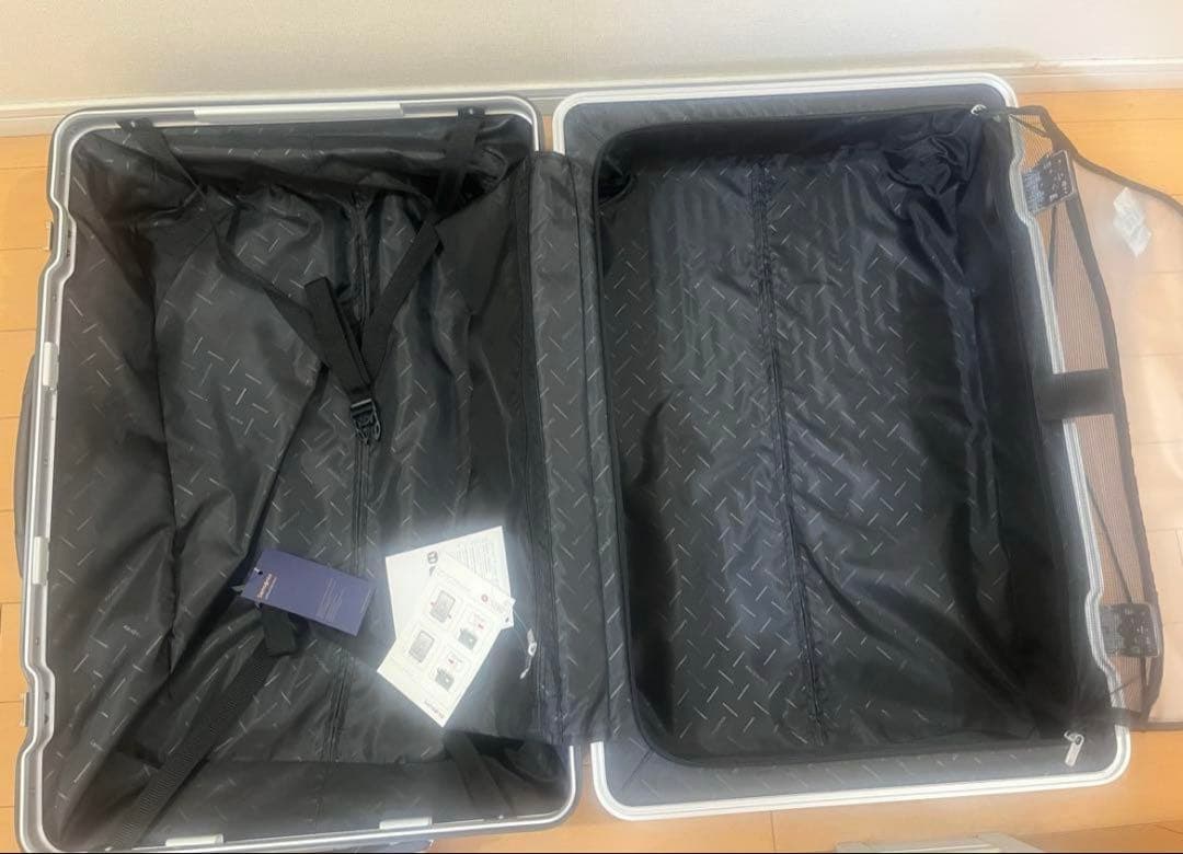 BYSです Samsonite スーツケース