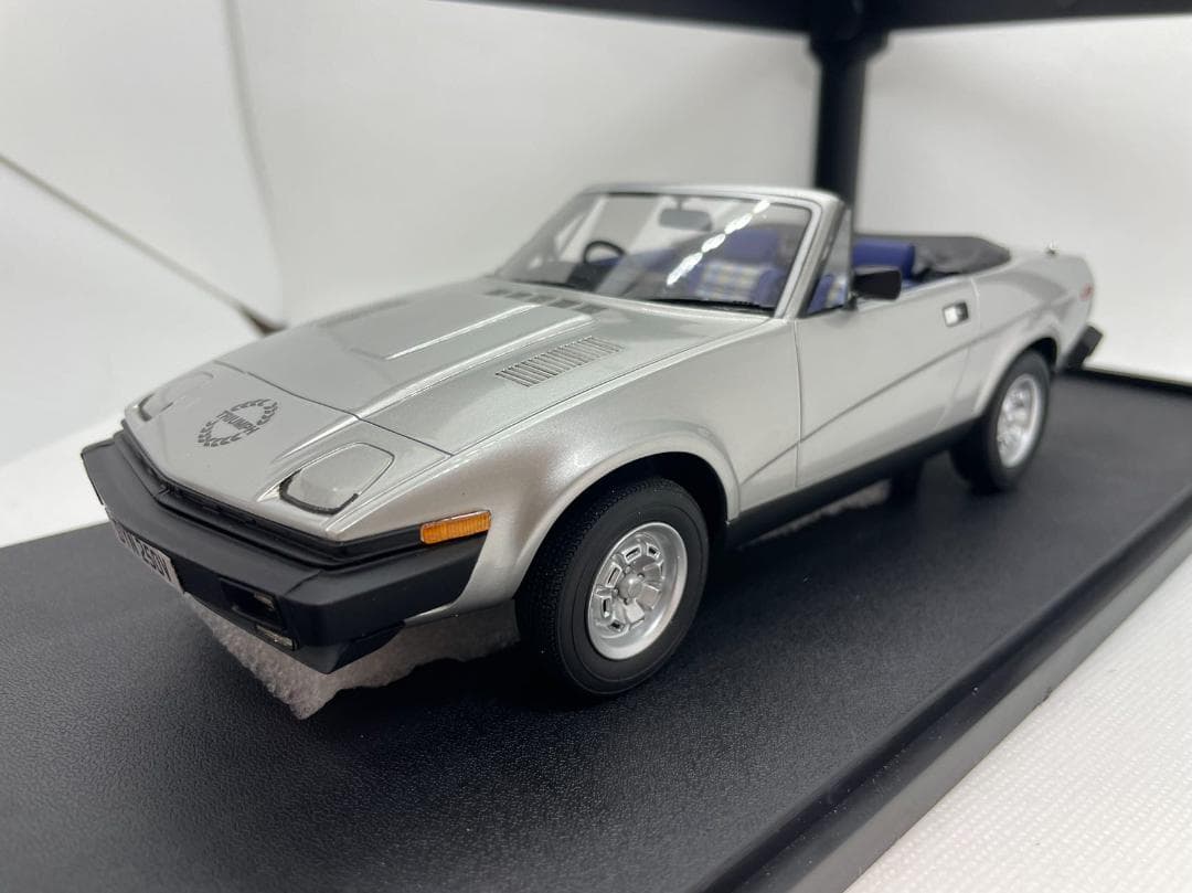 ミニカー 104-042 Cult 1/18 Triumph TR7 DHC 1980