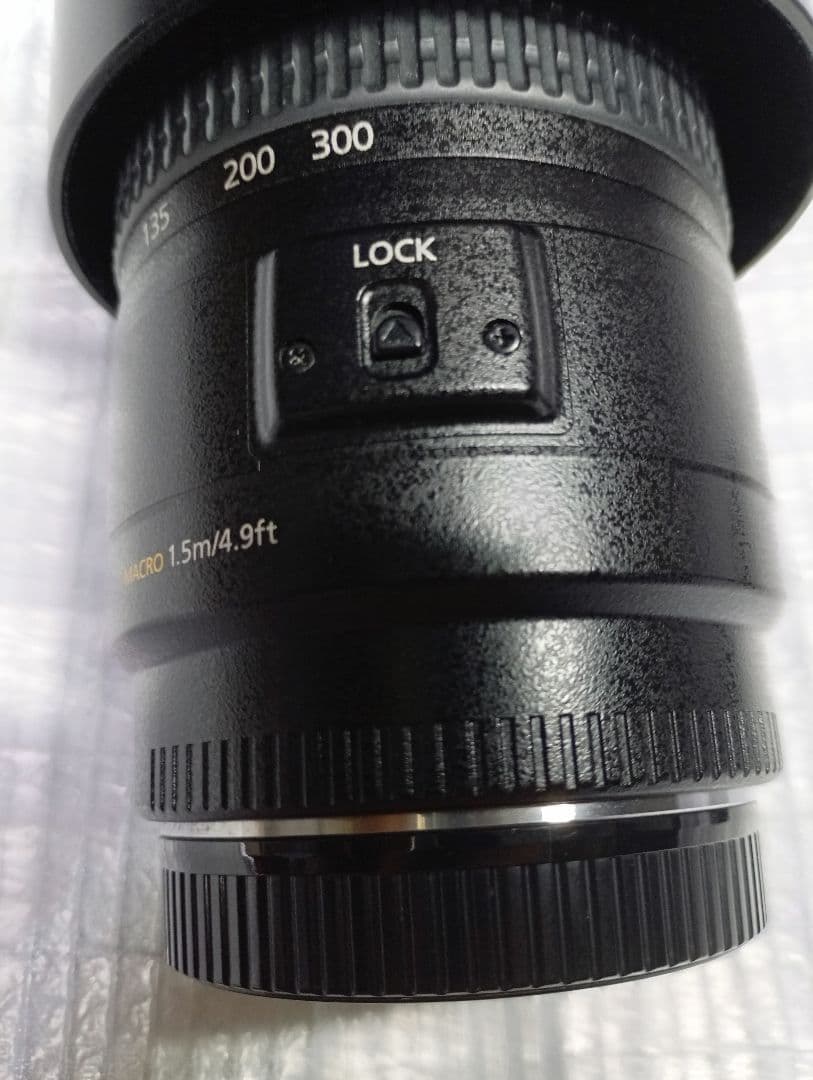 CANON EF70-300m 1:4-5.6 IS USM ズームレンズ