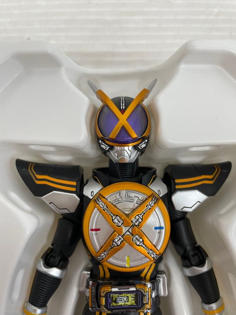 kntoy61-0431 S.H.Figuarts 仮面ライダーネクストカイザ