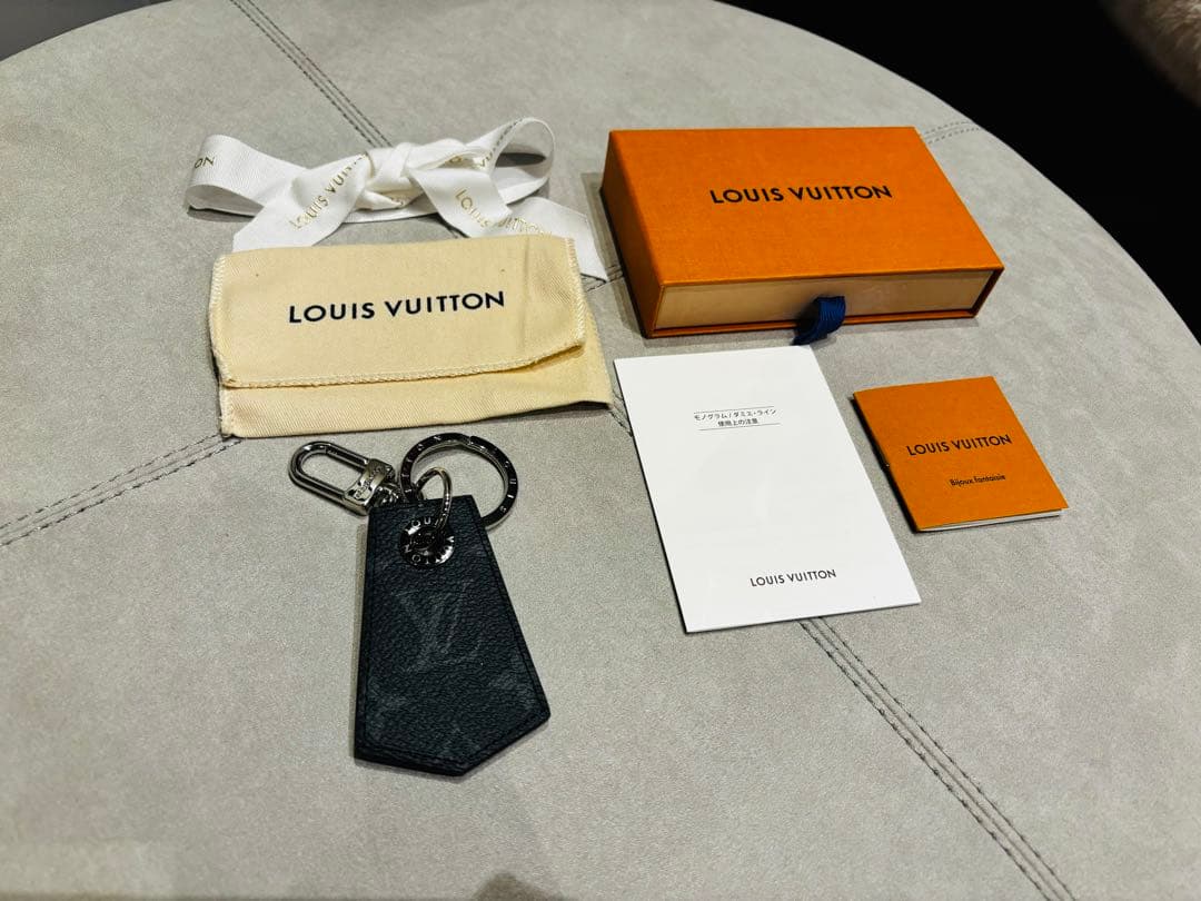 Louis Vuitton レザーキーケース アンシャッペ ダミエ グラフィット
