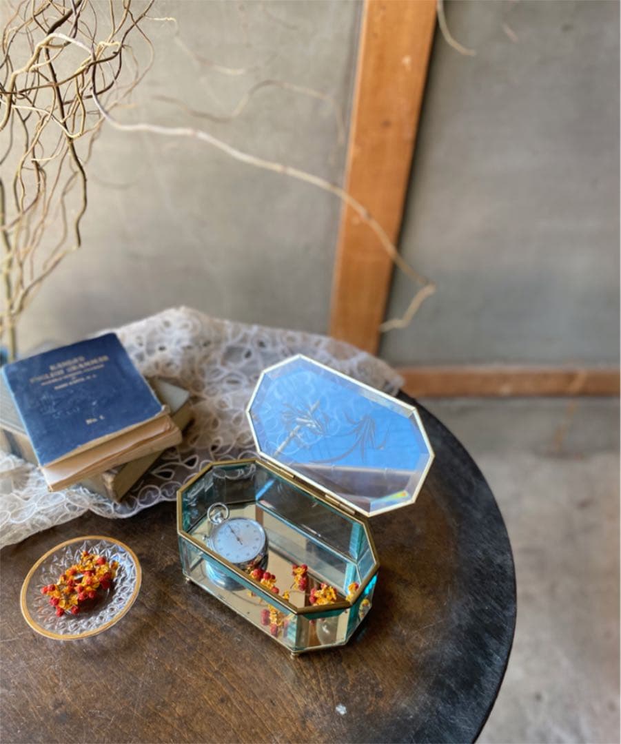 ビンテージ  ガラスのジュエリーケース  大