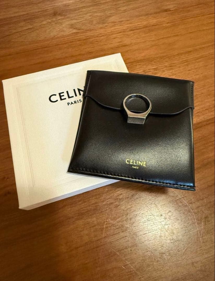 CELINE ブラックレザーリングケース付きリング