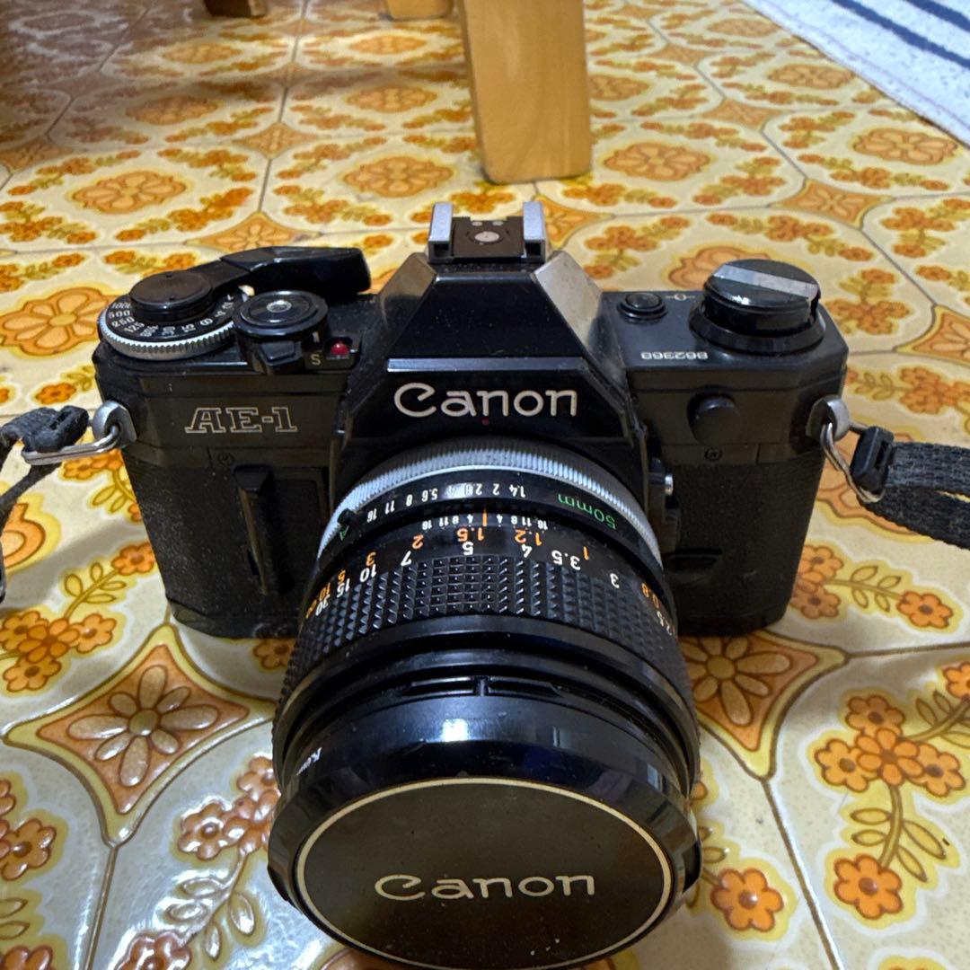 Canon AE-1 フィルムカメラ 50mmレンズ付き　昭和レトロ