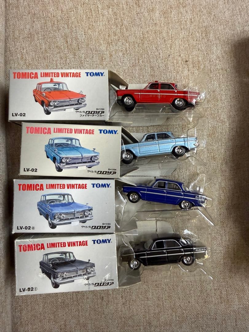 トミカリミテッドヴィンテージ　ニッサン　グロリア