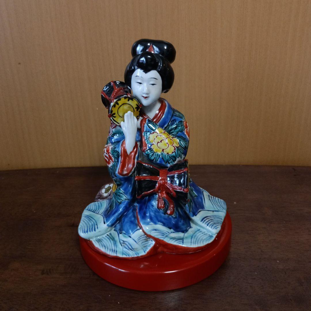 鼓を打つ舞妓さん　九谷焼　陶磁器 置物