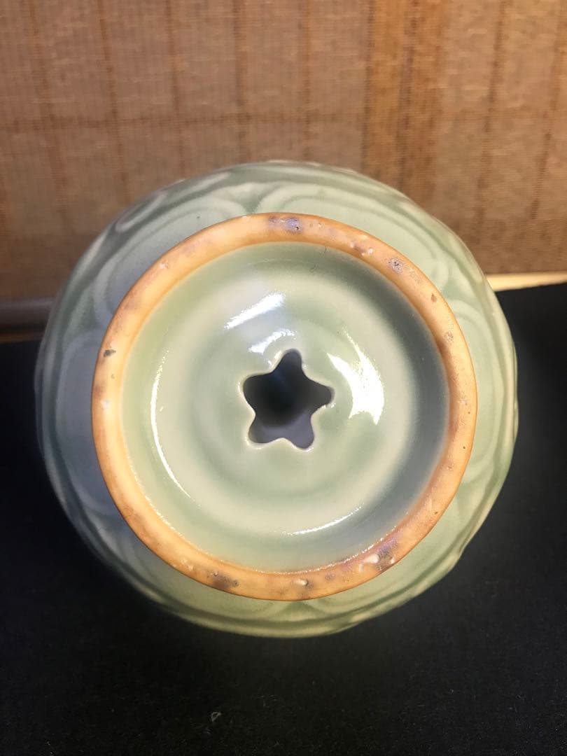 耀州窯　青磁逆流壺