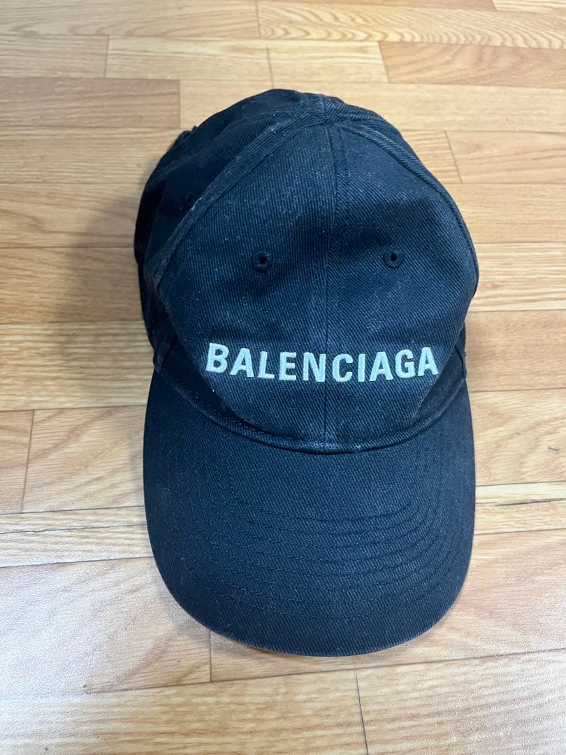 BALENCIAGA ブラックキャップ