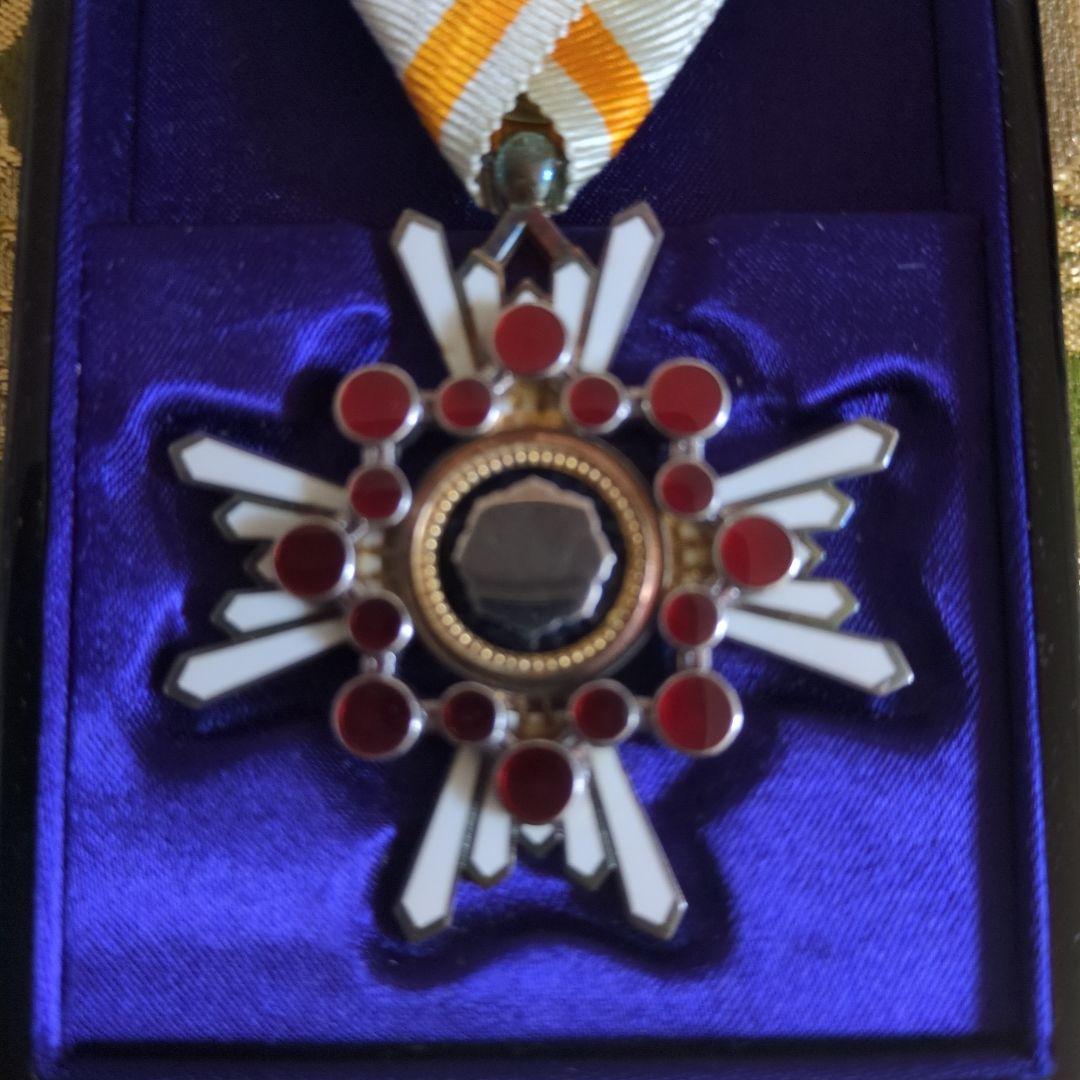 【美品】勲五等瑞宝章 塗共箱付き