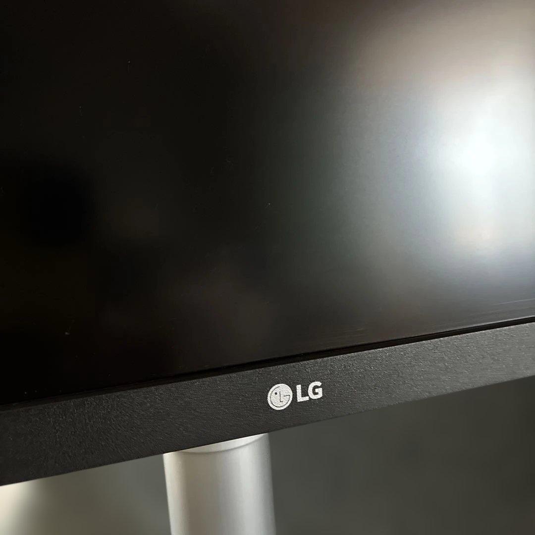 27インチ4K液晶モニター LG 27UL550-w