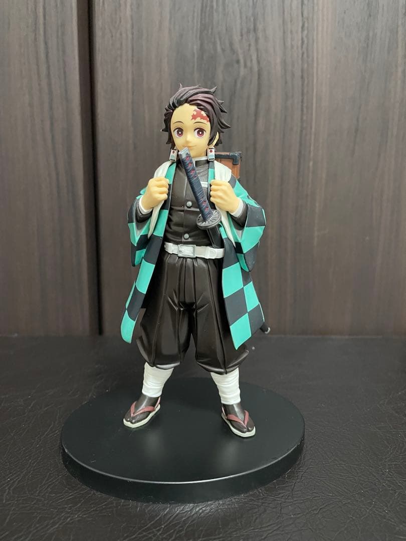 タイムセール中　鬼滅の刃　フィギュア6点セット　　※箱無し