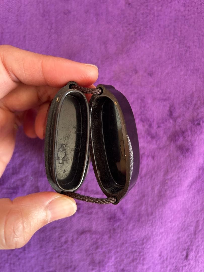 螺鈿 漆塗り 馬の絵柄 来年の干支 根付 印籠