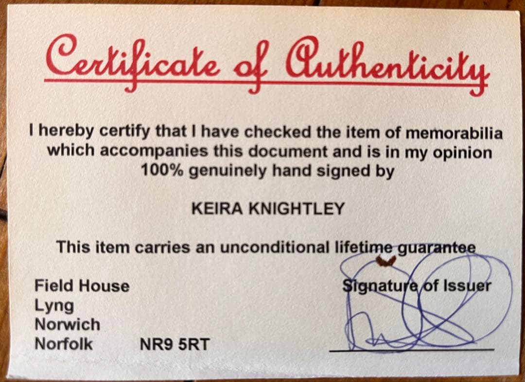 キーラナイトレイ　サイン入り写真額縁