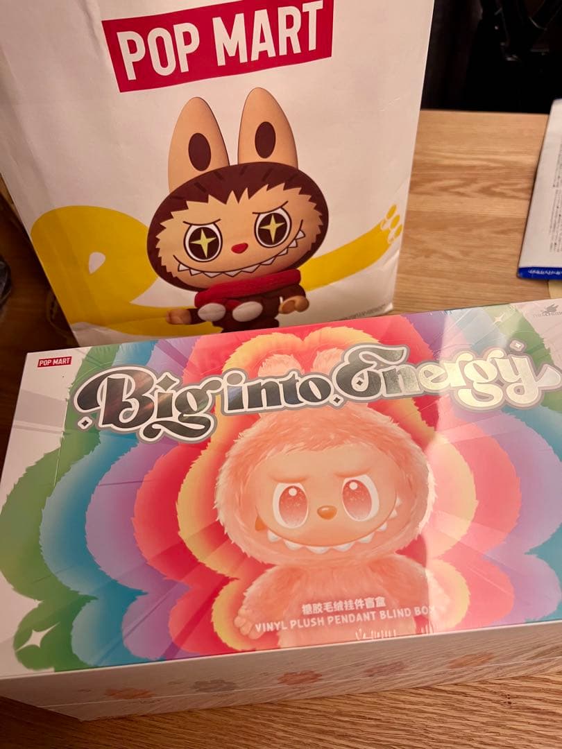 正規品　POP MART Big into Energy ぬいぐるみ