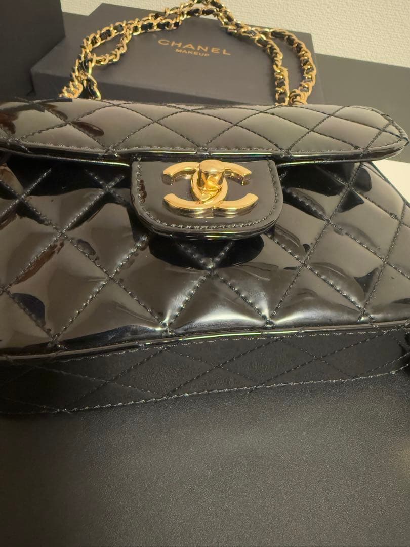 CHANEL ショルダーバッグ ブラックレザー ケース ノベルティ