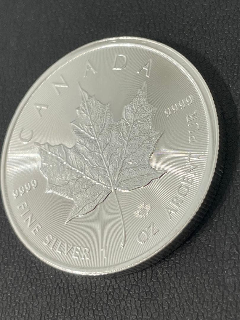 銀高騰中！　メープルリーフ銀貨　1チャールズ国王　スペシャル版　1オンス　5枚