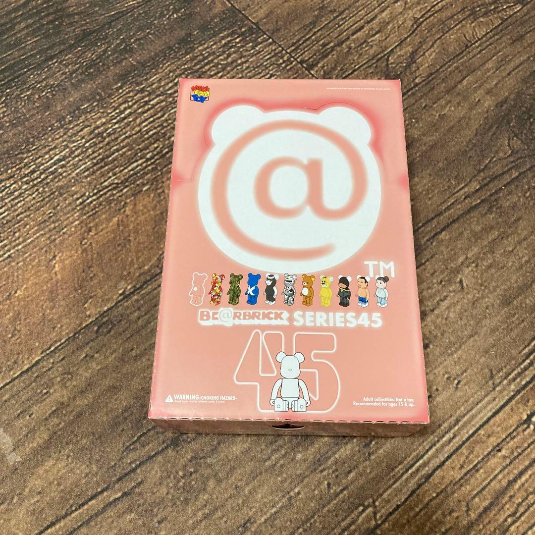 【新品・未開封】ベアブリック BE@RBRICK SERIES 45 BOX