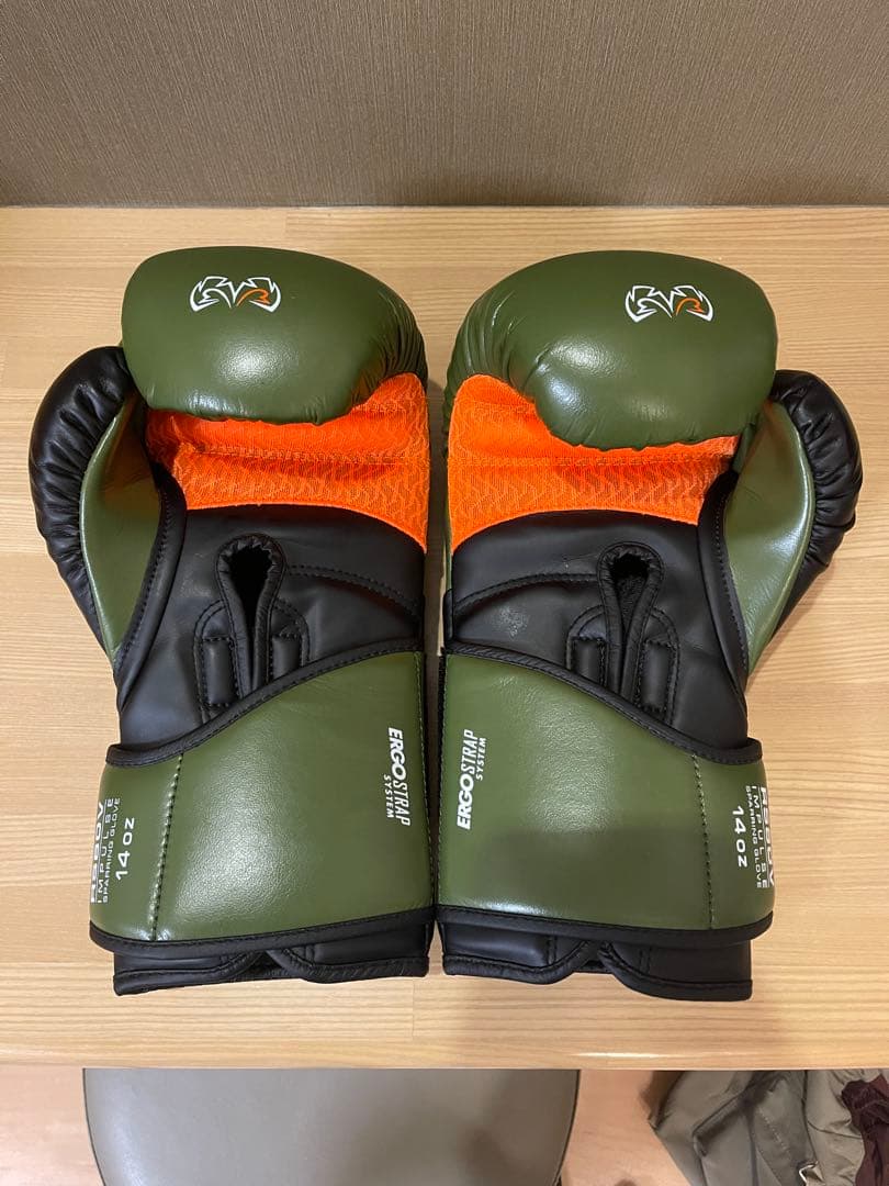 美品　rival ライバル　ボクシンググローブ　14オンス