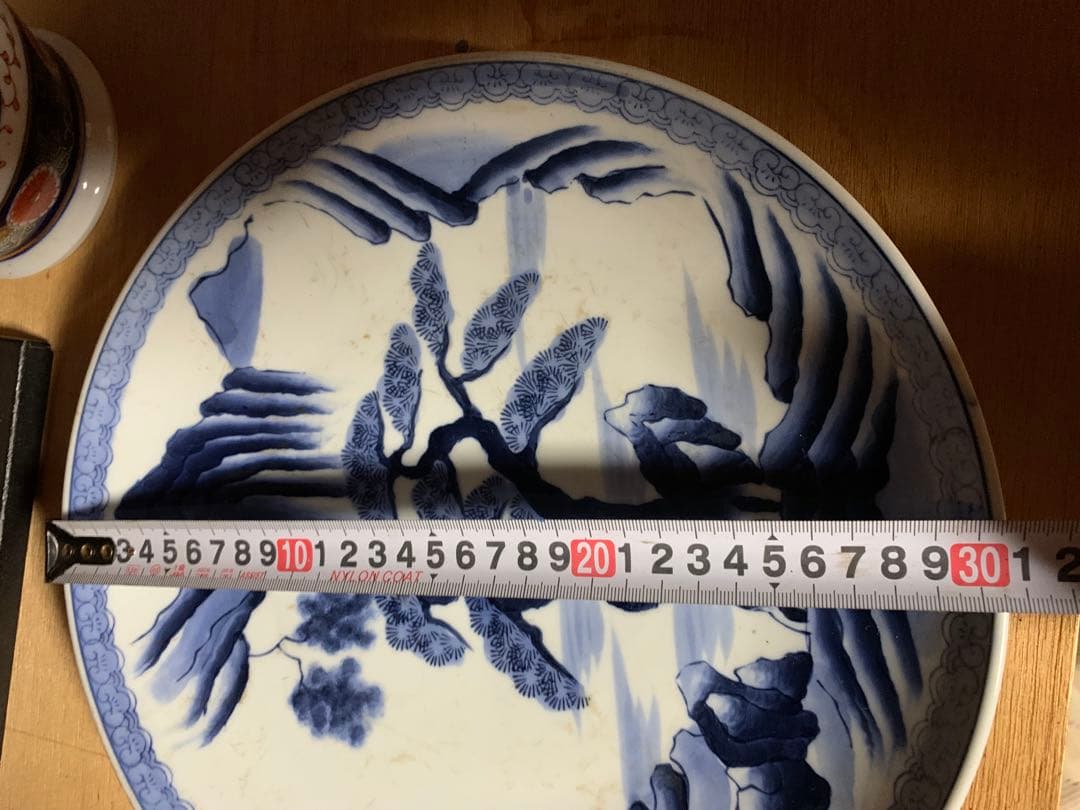 青白磁の風景画皿