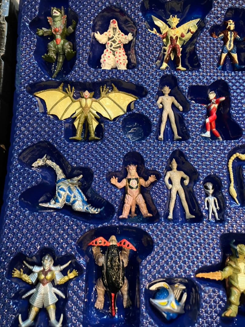 【ウルトラマン　ティガ・ウルトラ　モンスター超全集】3点セット　レア　欠品あり