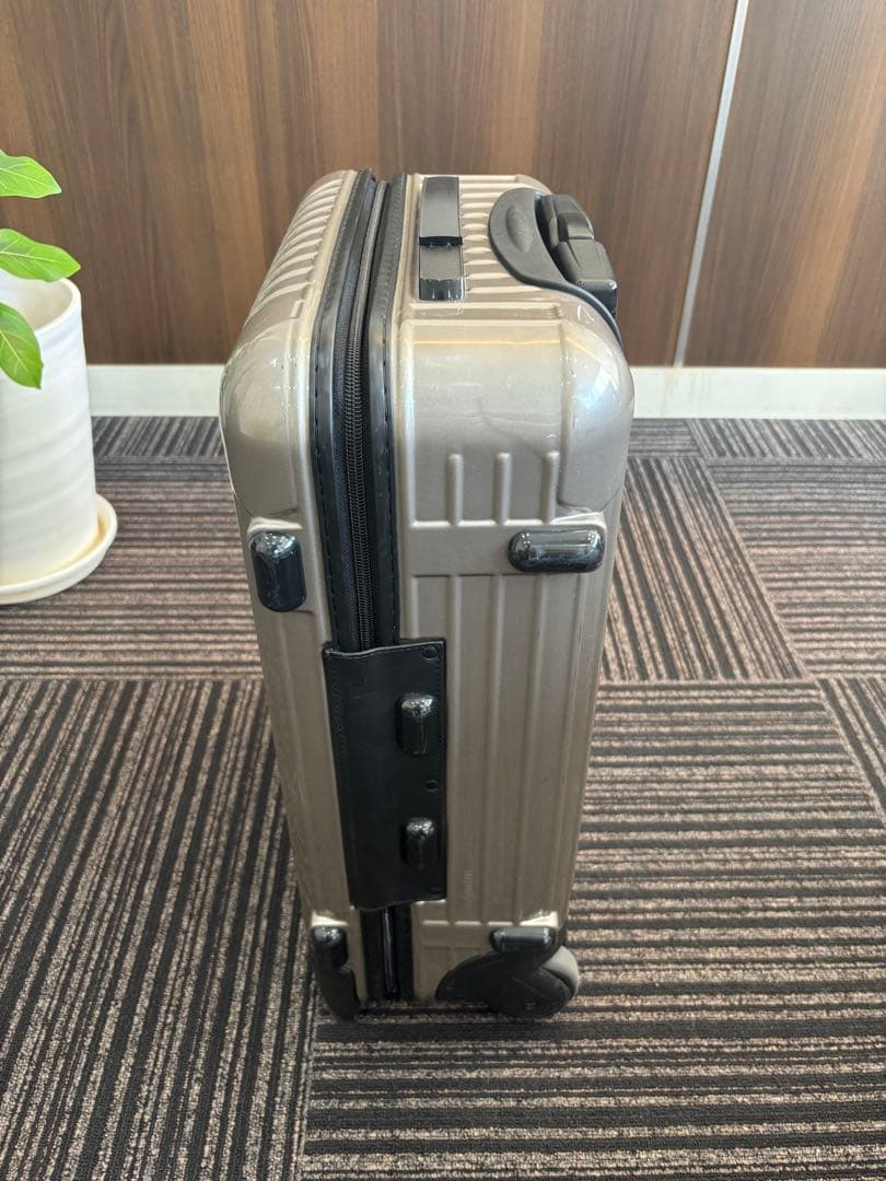 RIMOWA シャンパンゴールドキャリーケース 2輪