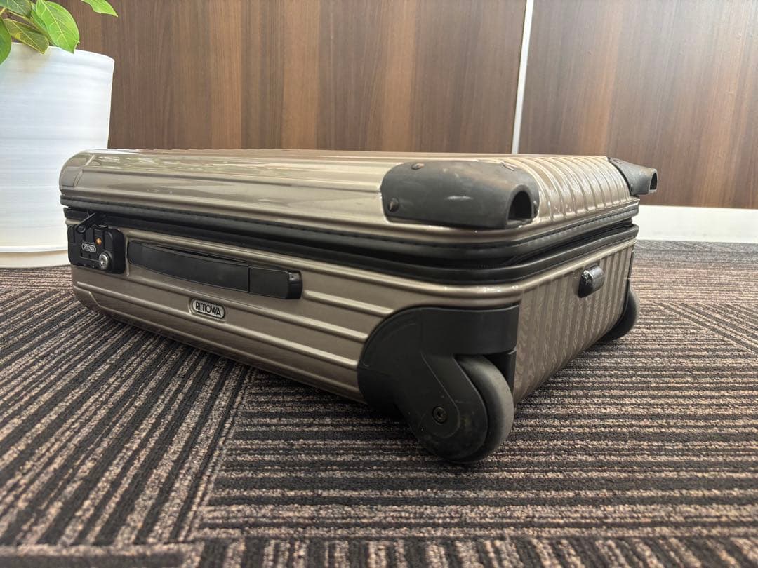 RIMOWA シャンパンゴールドキャリーケース 2輪