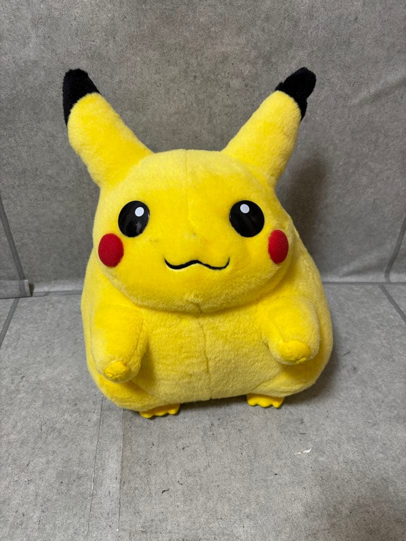 初期　TOMY ぬいぐるみ　ピカチュウ