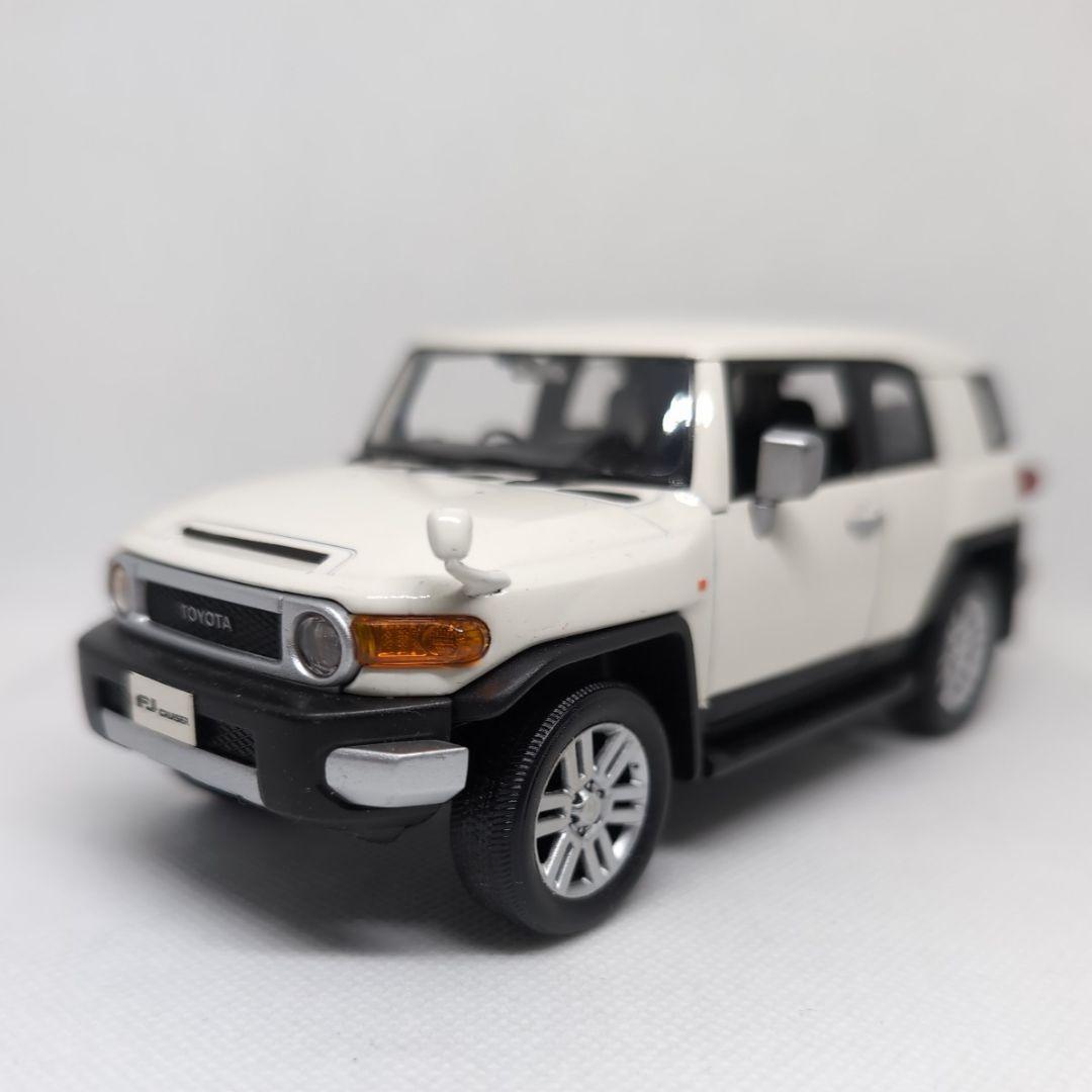 TOYOTA　FJ　CRUISER　カラーサンプルミニカー