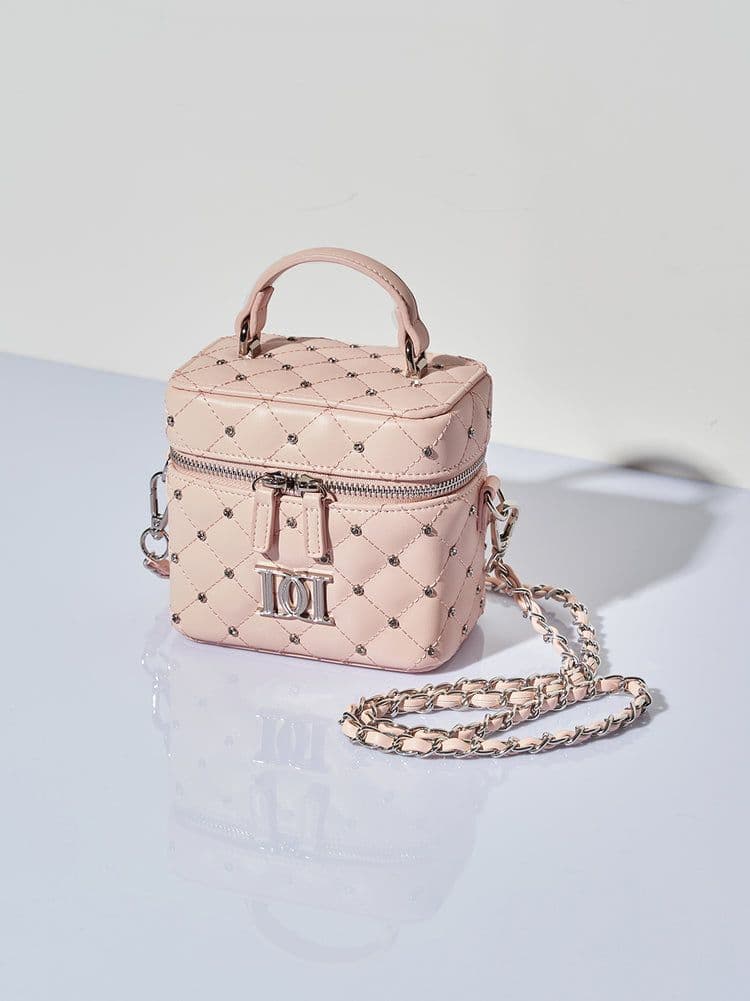 ダーリッチ Darich 　キルティングビジュースクエアミニバッグ　ピンク