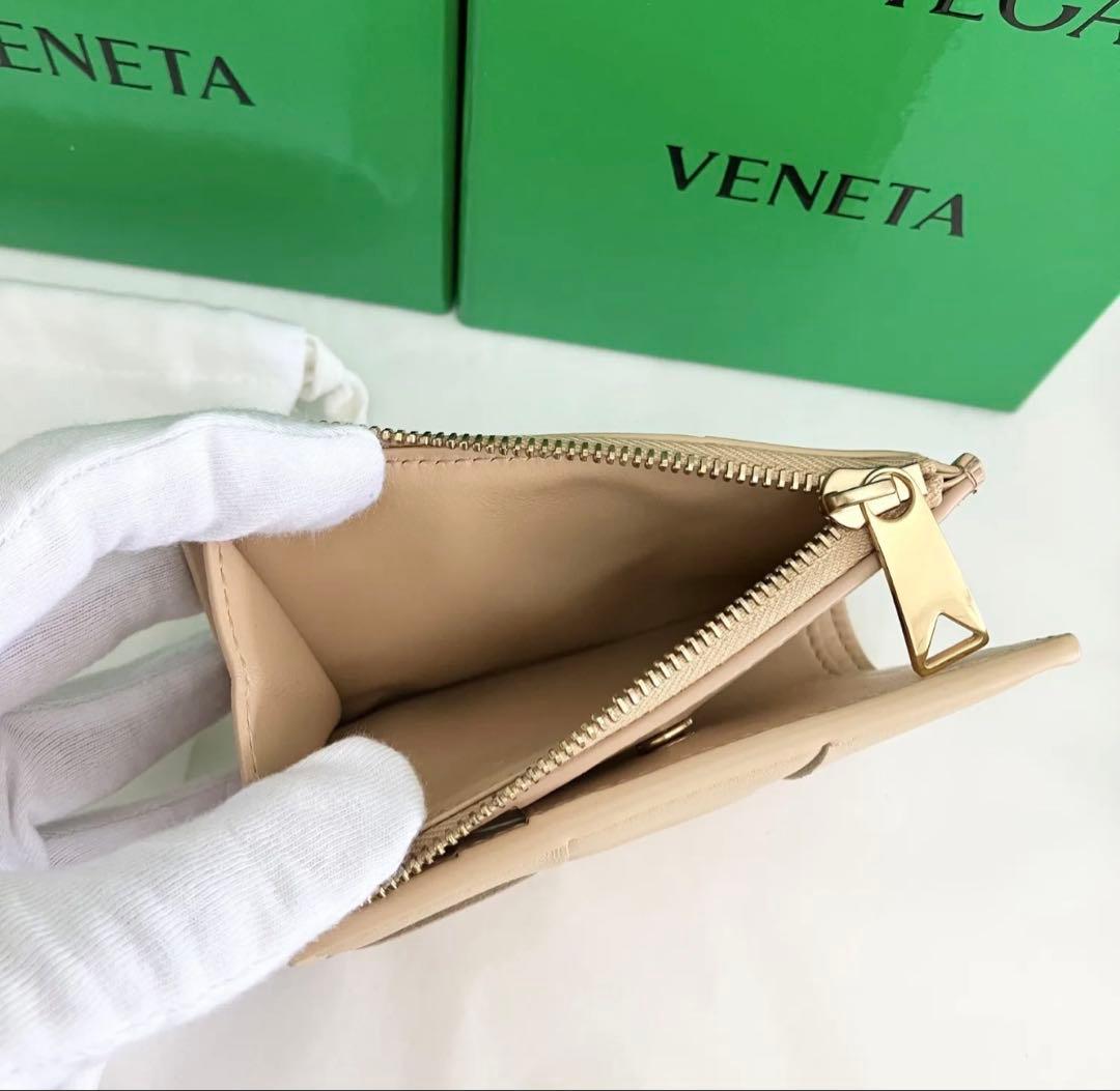Bottega Veneta ボッテガ・ヴェネタ　二つ折りファスナーウォレット