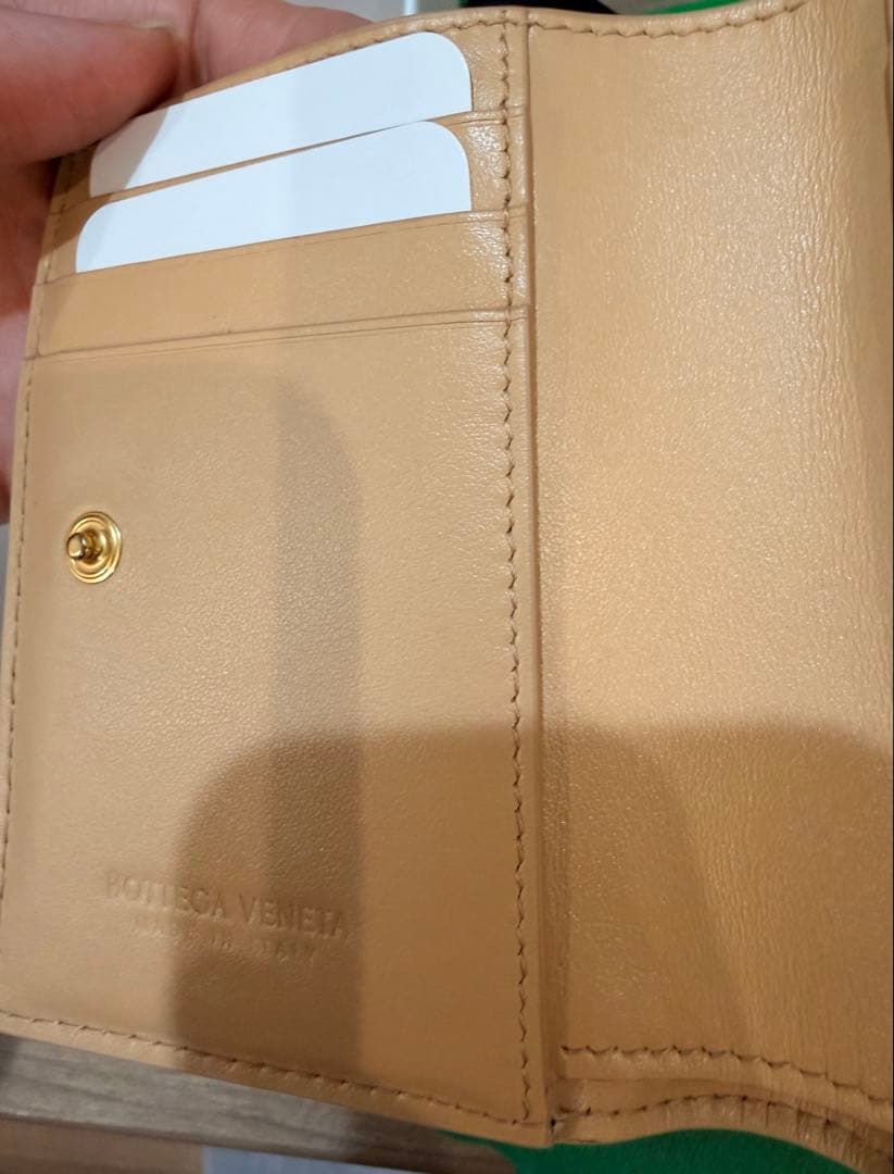 Bottega Veneta ボッテガ・ヴェネタ　二つ折りファスナーウォレット