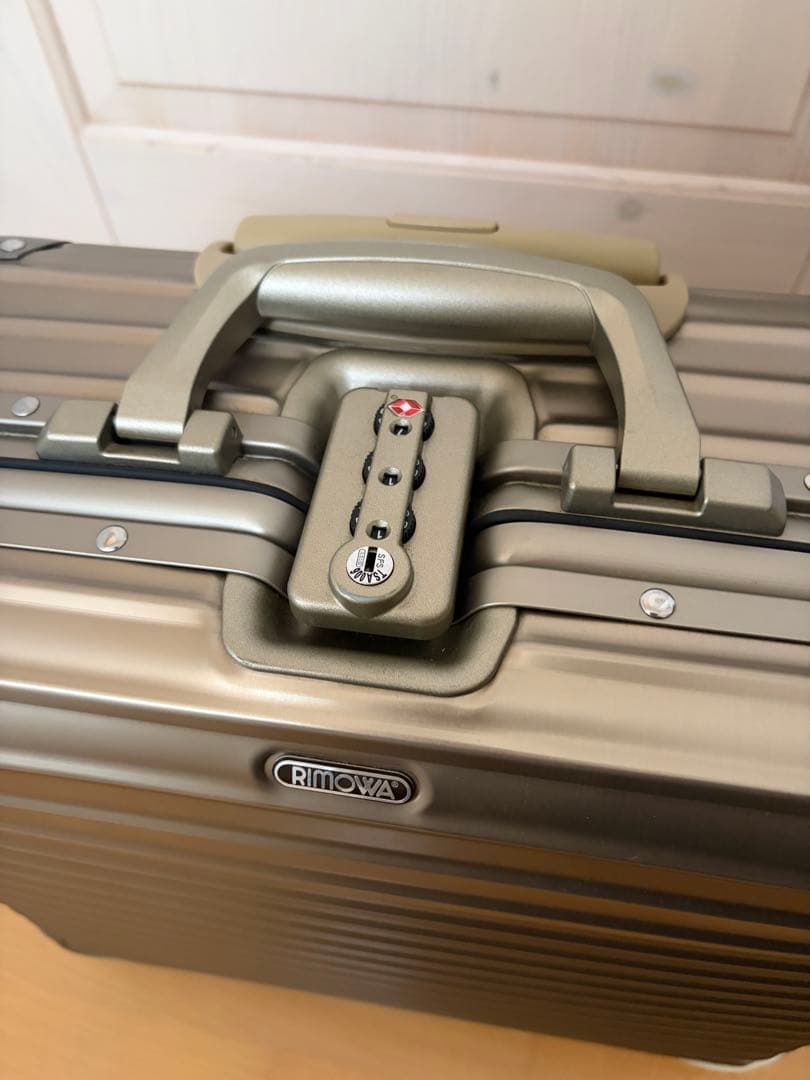 リモワ　トパーズ　23Ｌ