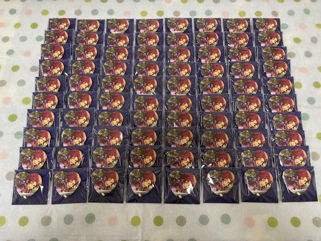 あんスタ 海外限定 傾心ハート缶バッジ 衣更真緒